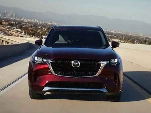 Mazda представила обновленный логотип