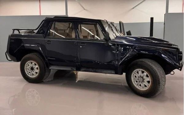 В России за 48 млн рублей продают внедорожник Lamborghini LM002