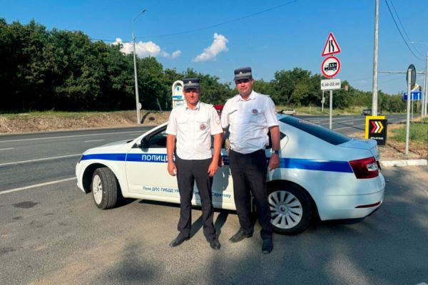 Полицейские в Саратове помогли мужчине с сердечным приступом доехать до больницы